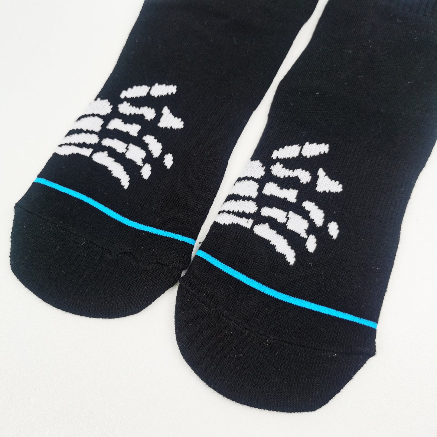 5pairs Men's Breathable Sweat Absorbing Crew Socks With Skull Faces Print, Novelty Socks