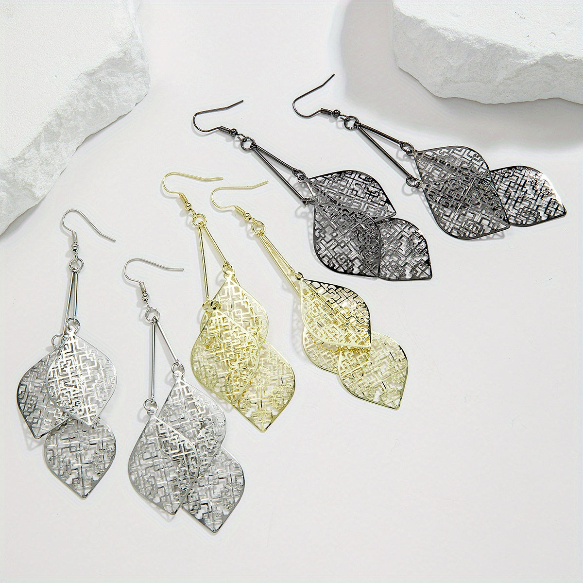 Stunning Dangle Earrings - Exquisite Hollow Pattern Leaf Design, Boho Vacation Style, Trendy Female Gift, Hypoallergenic, Nickel-Free, Lightweight, Easy to Wear, Perfect for Any Occasion